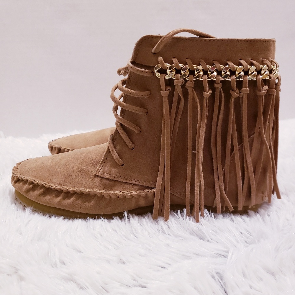 Moccasins with gold(fake)chains and fringe new 5.5